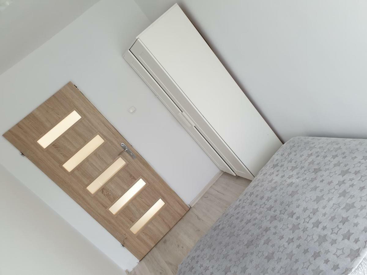 Sweet Honey Mieszkanie W Plocku Apartment Exterior photo